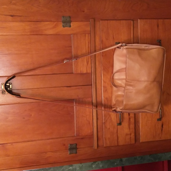 Kenneth Cole Reaction "Risky Business" Colombian Leather Business Messenger Bag - Picture 5 of 16